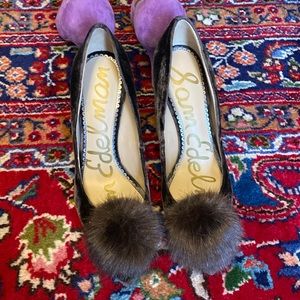 Brown velvet Sam Edelman pumps with a black faux for pom-pom Excellent condition